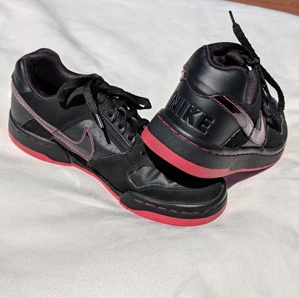 NIKE Youth Sneakers